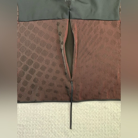 Nike Run Division Women Black Red Mid layer - Picture 11 of 14